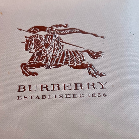 Authentic Burberry watch - Picture 2 of 4